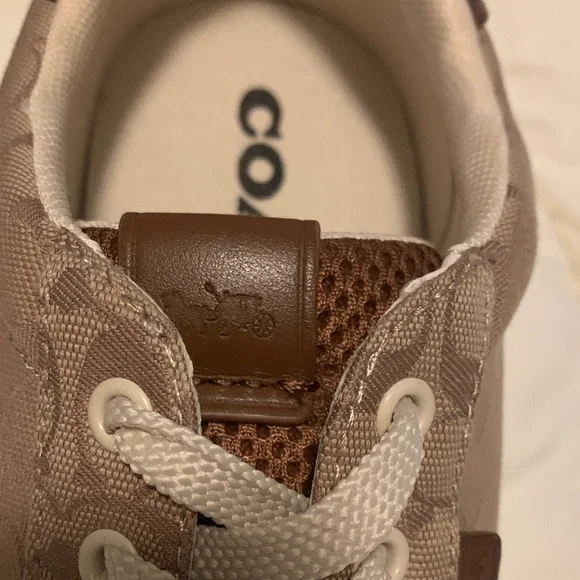 NEW Y2K -Authentic Coach Woman’s Tan Patterned Sneakers - Picture 5 of 12